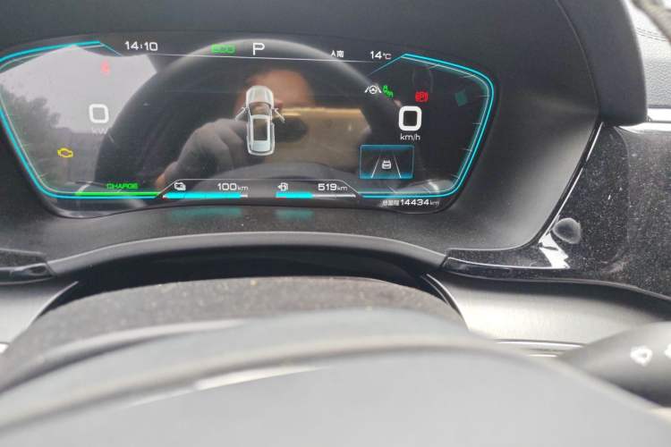 Used BYD Song PLUS New Energy 2021 DM-i 110KM Flagship Model Odometer Close Up