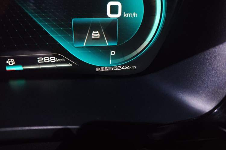 Used BYD Song PLUS New Energy 2021 DM-i 110KM Flagship PLUS Odometer Close Up