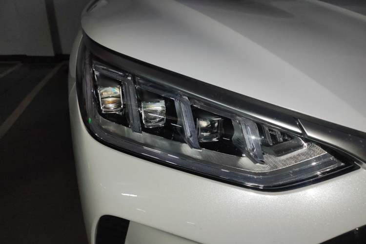 Used BYD Song PLUS New Energy 2021 DM-i 110KM Flagship Model Right Front Headlight