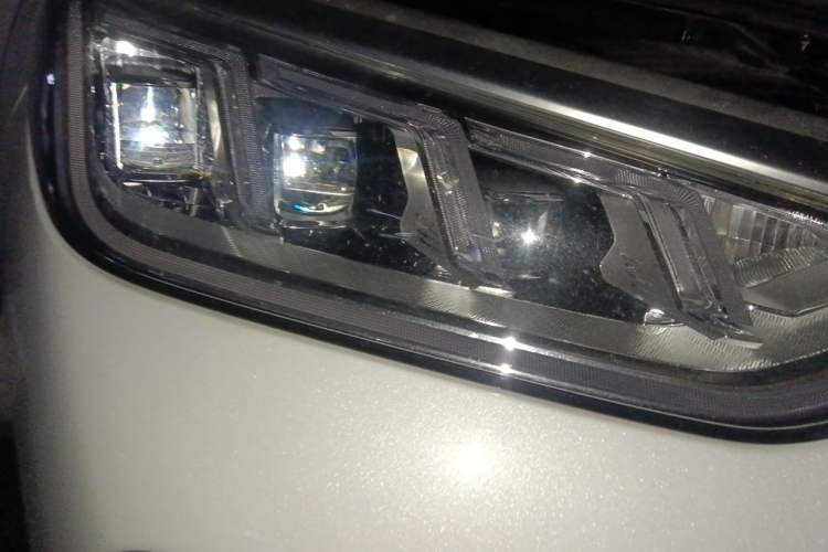 Used BYD Song PLUS New Energy 2021 DM-i 110KM Flagship PLUS Right Front Headlight