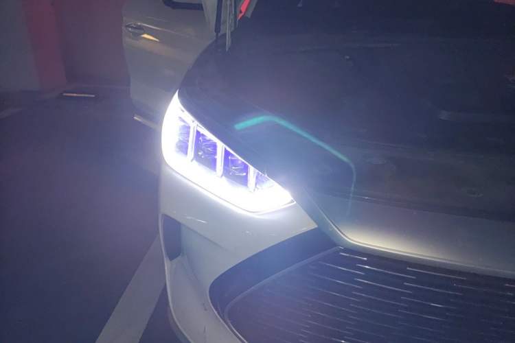 Used BYD Song PLUS New Energy 2021 DM-i 110KM Flagship PLUS Right Front Headlight