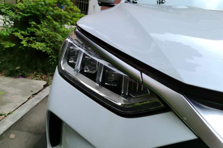 Used BYD Song PLUS New Energy 2021 DM-i 110KM Flagship Model Right Front Headlight