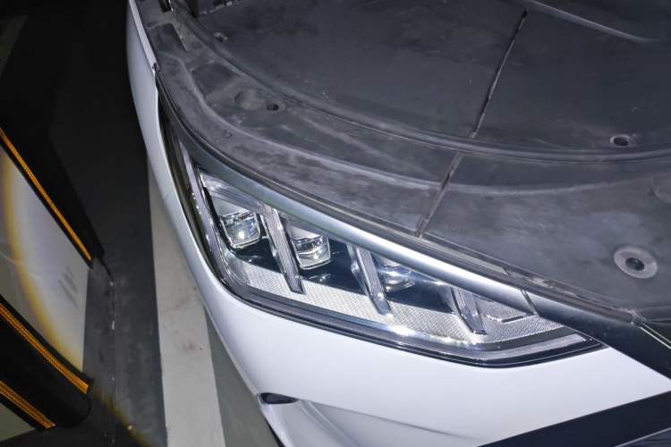 Used BYD Song PLUS New Energy 2021 DM-i 110KM Flagship Model Right Front Headlight