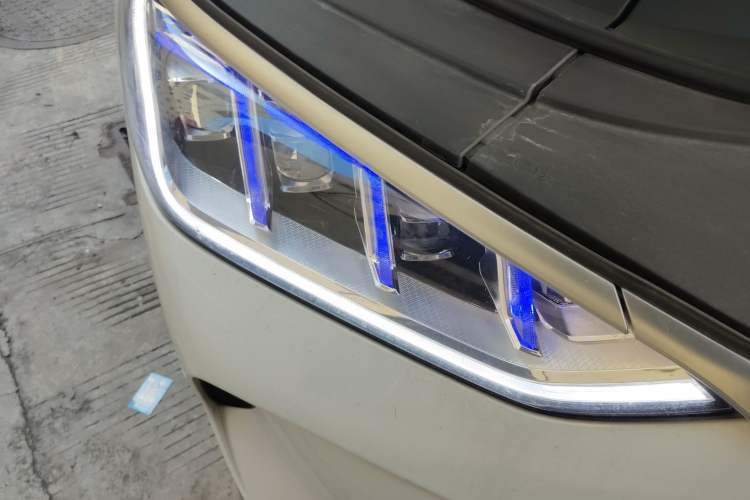 Used BYD Song PLUS New Energy 2021 DM-i 110KM Flagship Model Right Front Headlight