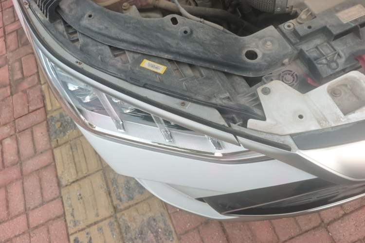Used BYD Song PLUS New Energy 2021 DM-i 110KM Flagship Model Right Front Headlight