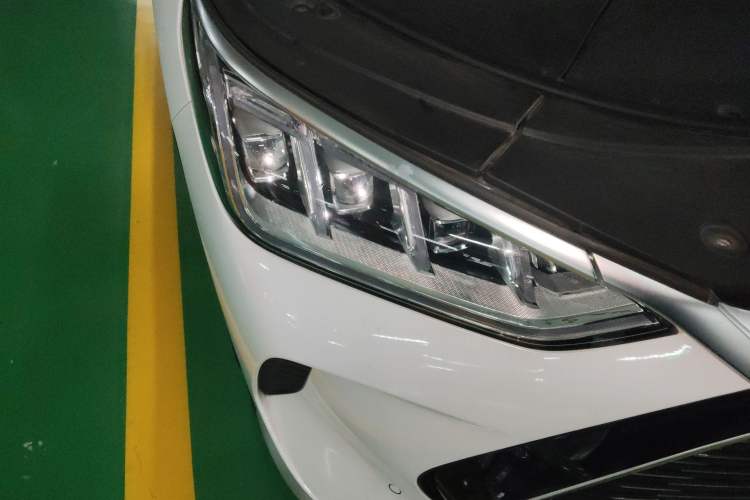 Used BYD Song PLUS New Energy 2021 DM-i 51KM Prestige Model Right Front Headlight