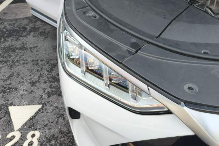 Used BYD Song PLUS New Energy 2021 DM-i 110KM Flagship PLUS Right Front Headlight