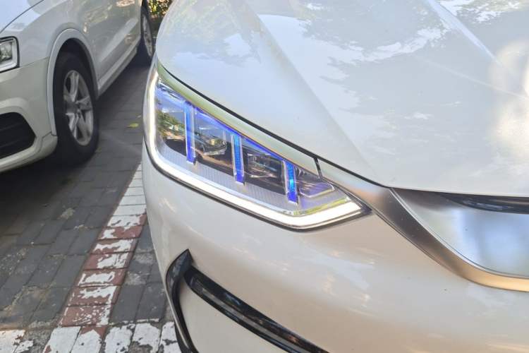 Used BYD Song PLUS New Energy 2021 EV Flagship Model Right Front Headlight