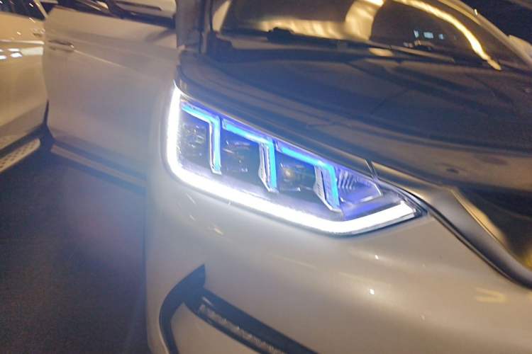 Used BYD Song PLUS New Energy 2021 EV Flagship Model Right Front Headlight