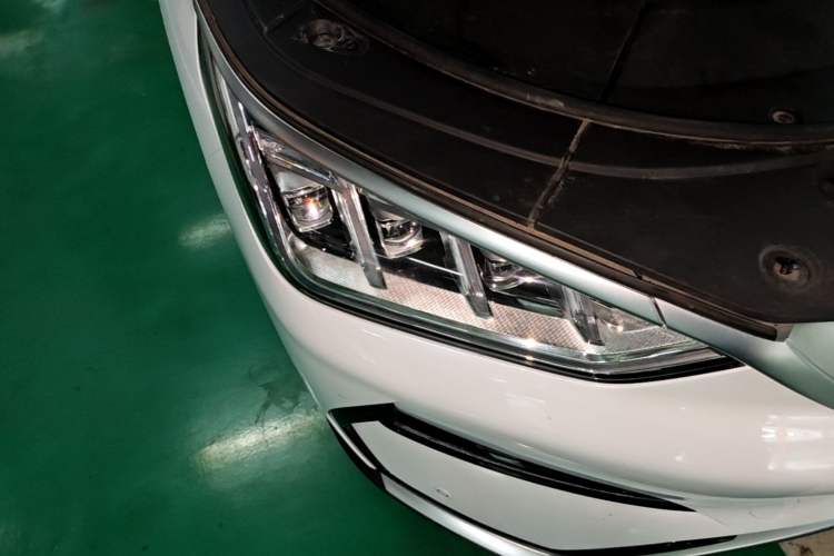 Used BYD Song PLUS New Energy 2021 EV Flagship Model Right Front Headlight