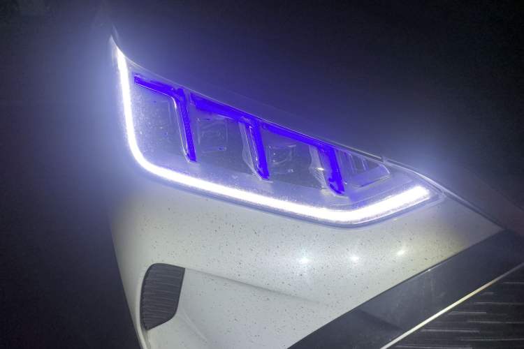 Used BYD Song PLUS New Energy 2021 DM-i 110KM Flagship Model Right Front Headlight