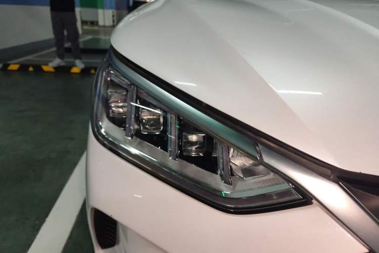 Used BYD Song PLUS New Energy 2021 DM-i 110KM Flagship PLUS Right Front Headlight