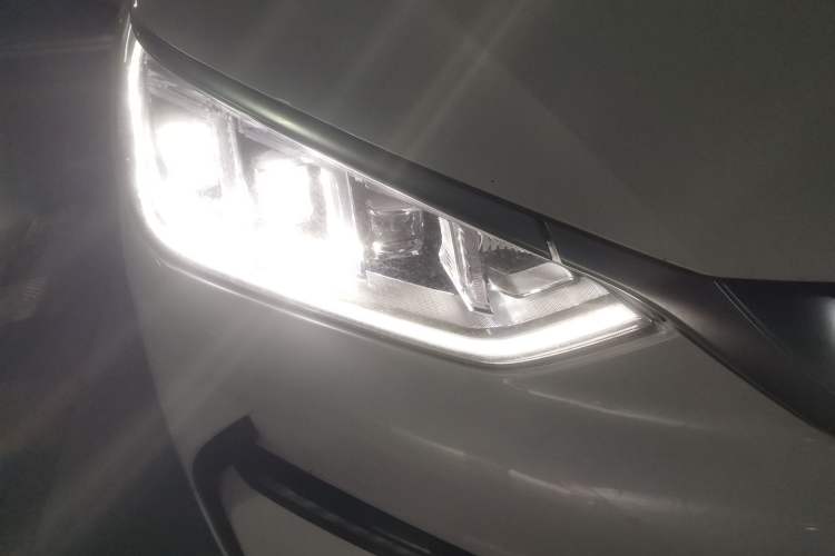 Used BYD Song PLUS New Energy 2021 EV Flagship Model Right Front Headlight