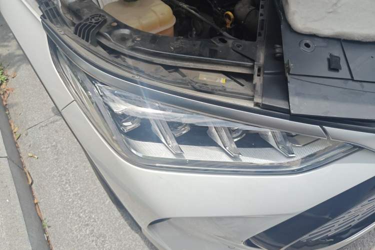 Used BYD Song PLUS New Energy 2021 DM-i 51KM Prestige Model Right Front Headlight