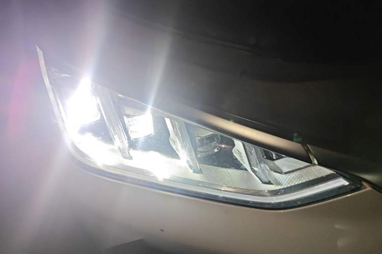 Used BYD Song PLUS New Energy 2021 EV Deluxe Model Right Front Headlight