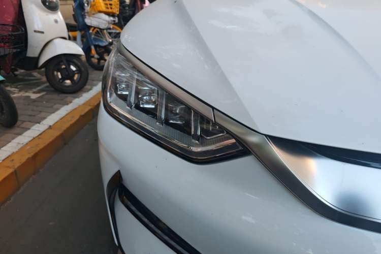 Used BYD Song PLUS New Energy 2021 EV Deluxe Model Right Front Headlight