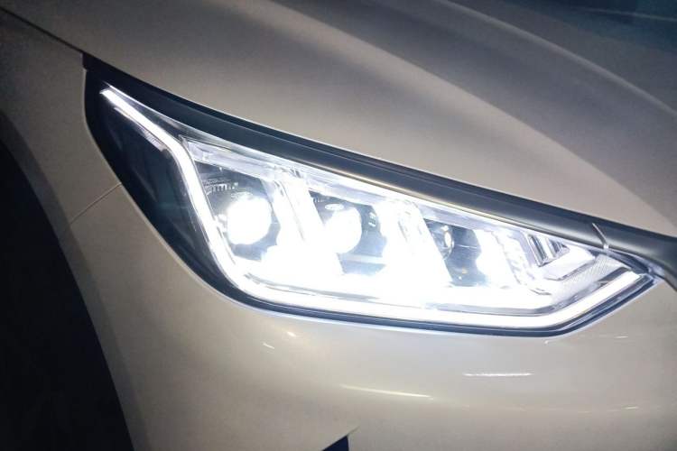 Used BYD Song PLUS New Energy 2021 EV Deluxe Model Right Front Headlight