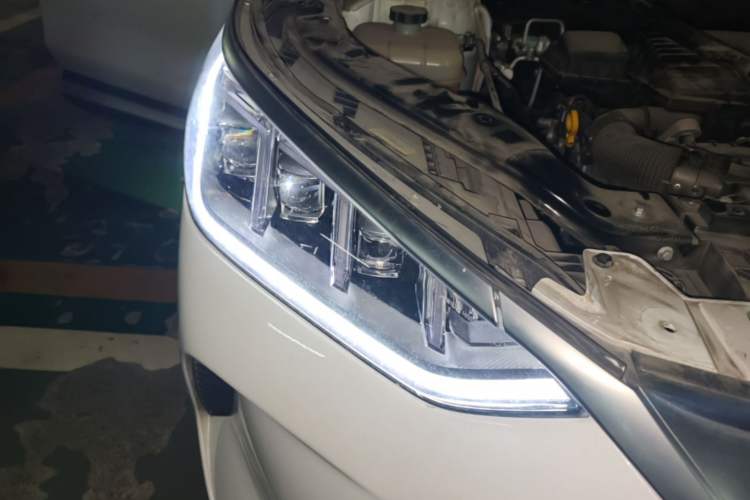 Used BYD Song PLUS New Energy 2021 DM-i 110KM Flagship Model Right Front Headlight