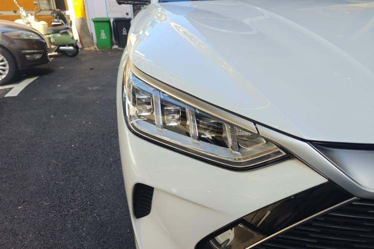 Used BYD Song PLUS New Energy 2021 DM-i 110KM Flagship PLUS Right Front Headlight