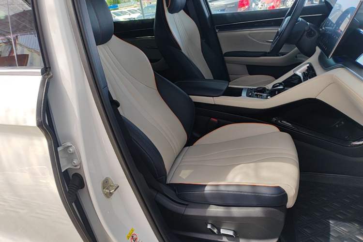 Used BYD Song PLUS New Energy 2021 DM-i 110KM Flagship PLUS 5G Edition Right Front Seat