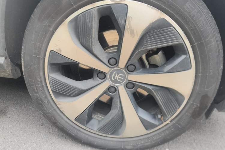 Used BYD Song PLUS New Energy 2021 DM-i 110KM Flagship Model Right Front Wheel Hub