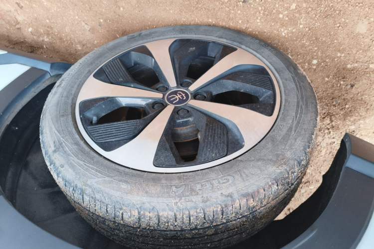 Used BYD Song PLUS New Energy 2021 DM-i 110KM Flagship Model Right Front Wheel Hub