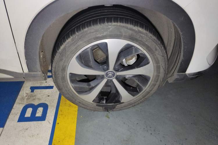 Used BYD Song PLUS New Energy 2021 DM-i 51KM Prestige Model Right Front Wheel Hub