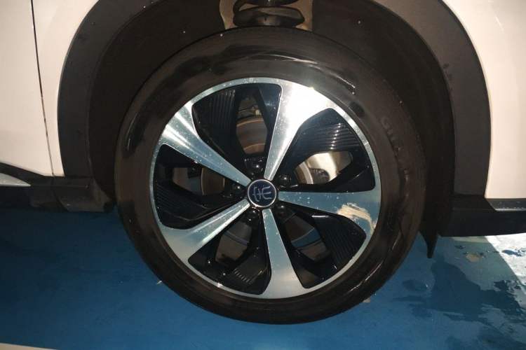 Used BYD Song PLUS New Energy 2021 DM-i 51KM Prestige Model Right Front Wheel Hub