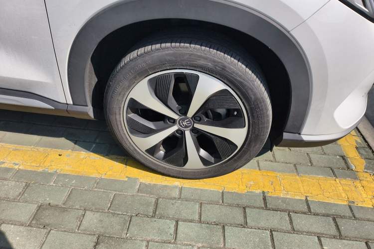 Used BYD Song PLUS New Energy 2021 DM-i 100KM Four-Wheel Drive Flagship PLUS Right Front Wheel Hub