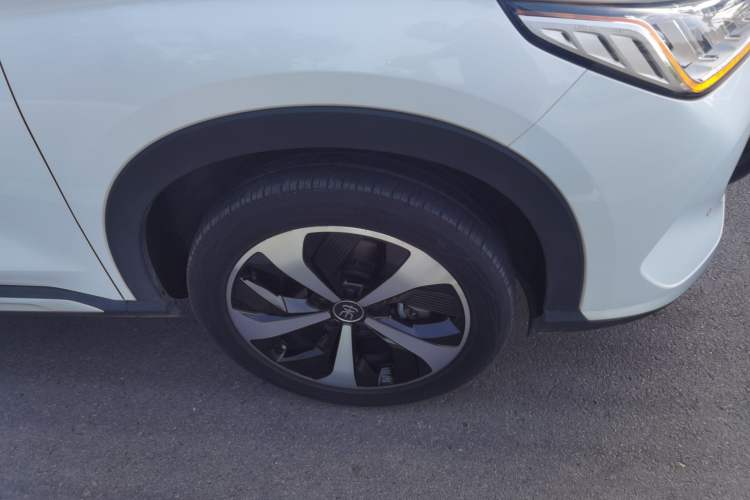 Used BYD Song PLUS New Energy 2021 DM-i 110KM Flagship Model Right Front Wheel Hub