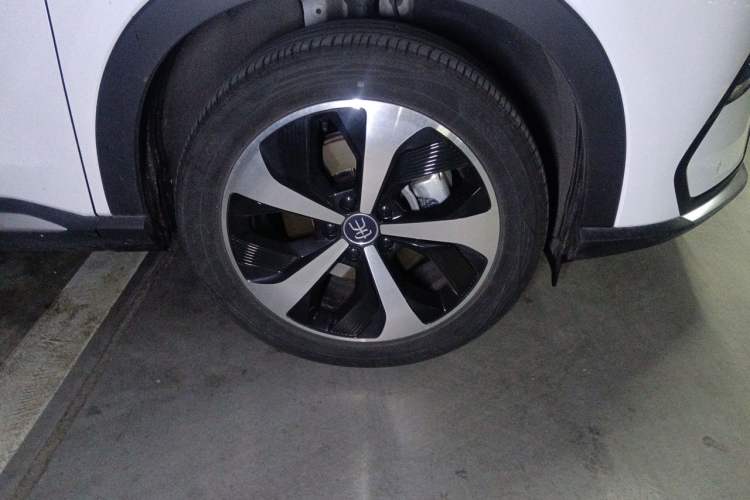 Used BYD Song PLUS New Energy 2021 EV Flagship Model Right Front Wheel Hub