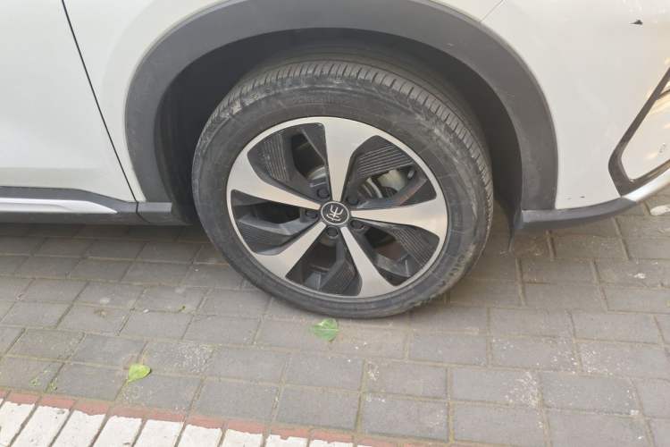Used BYD Song PLUS New Energy 2021 EV Flagship Model Right Front Wheel Hub