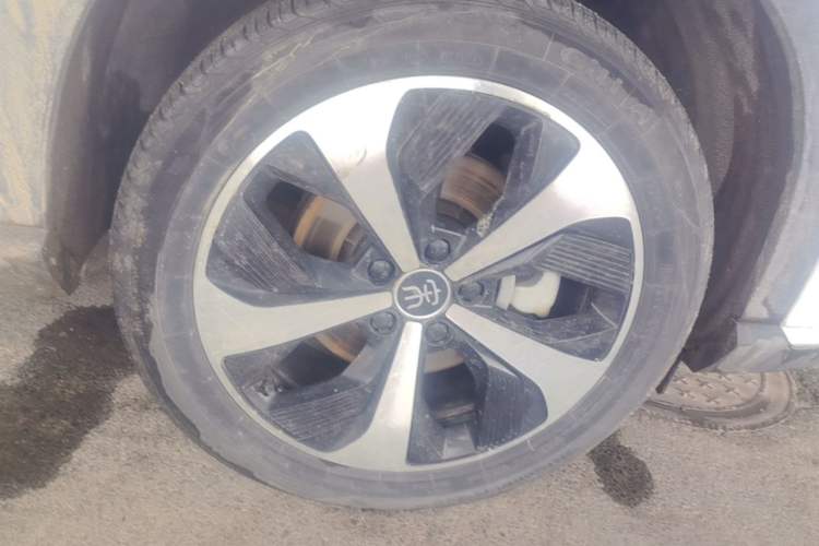 Used BYD Song PLUS New Energy 2021 DM-i 51KM Prestige Model Right Front Wheel Hub