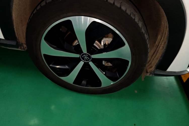 Used BYD Song PLUS New Energy 2021 EV Flagship Model Right Front Wheel Hub