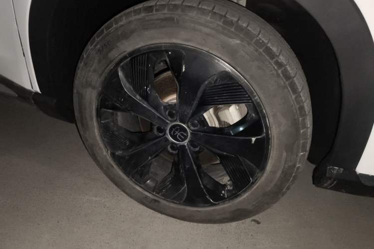 Used BYD Song PLUS New Energy 2021 DM-i 110KM Flagship PLUS Right Front Wheel Hub