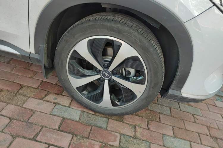 Used BYD Song PLUS New Energy 2021 DM-i 110KM Flagship PLUS Right Front Wheel Hub