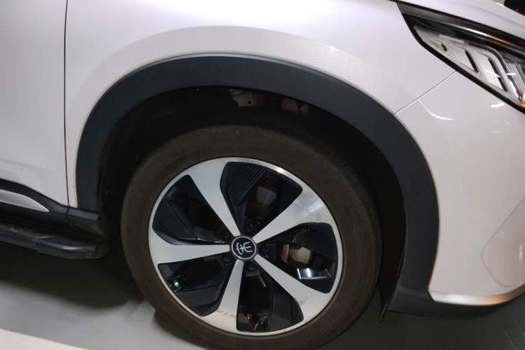 Used BYD Song PLUS New Energy 2021 DM-i 110KM Flagship PLUS Right Front Wheel Hub