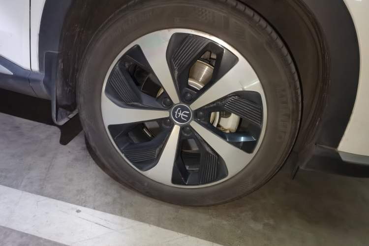 Used BYD Song PLUS New Energy 2021 DM-i 110KM Flagship PLUS Right Front Wheel Hub