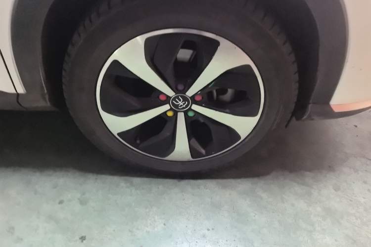 Used BYD Song PLUS New Energy 2021 DM-i 110KM Flagship Model Right Front Wheel Hub
