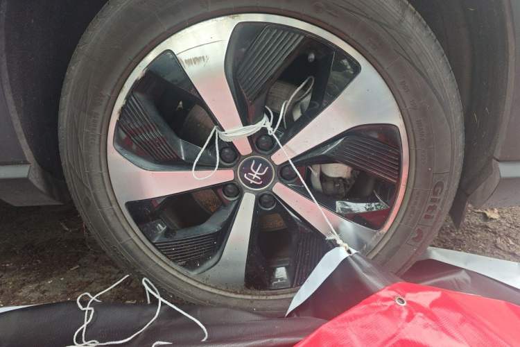 Used BYD Song PLUS New Energy 2021 DM-i 51KM Prestige Model Right Front Wheel Hub