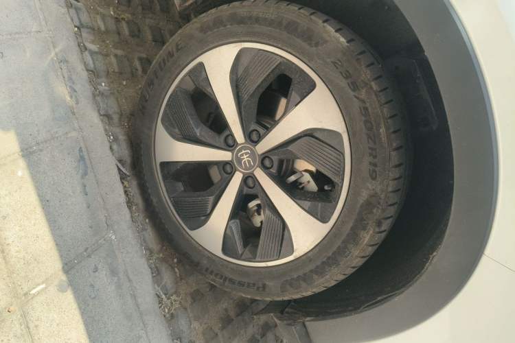 Used BYD Song PLUS New Energy 2021 EV Flagship Model Right Front Wheel Hub