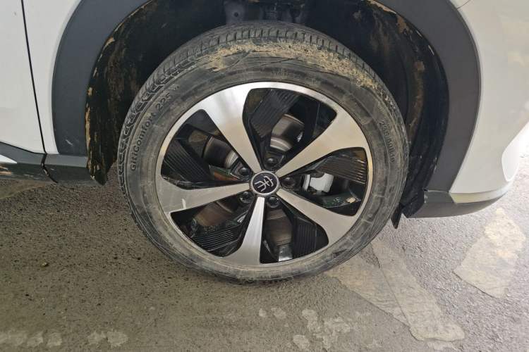 Used BYD Song PLUS New Energy 2021 DM-i 51KM Prestige Model Right Front Wheel Hub