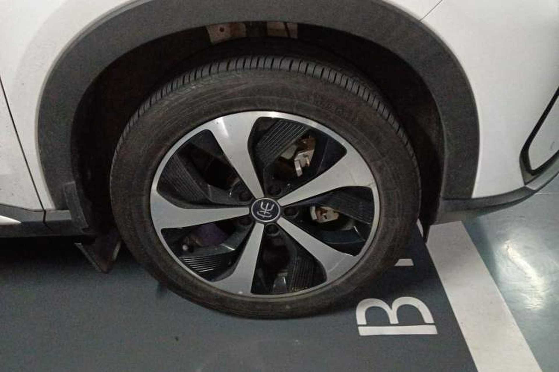 Used BYD Song PLUS New Energy 2021 EV Deluxe Model Right Front Wheel Hub