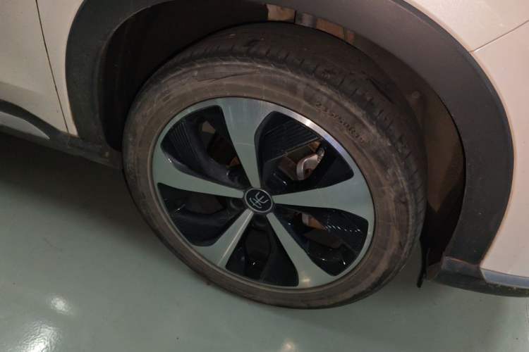Used BYD Song PLUS New Energy 2021 DM-i 110KM Flagship PLUS Right Front Wheel Hub