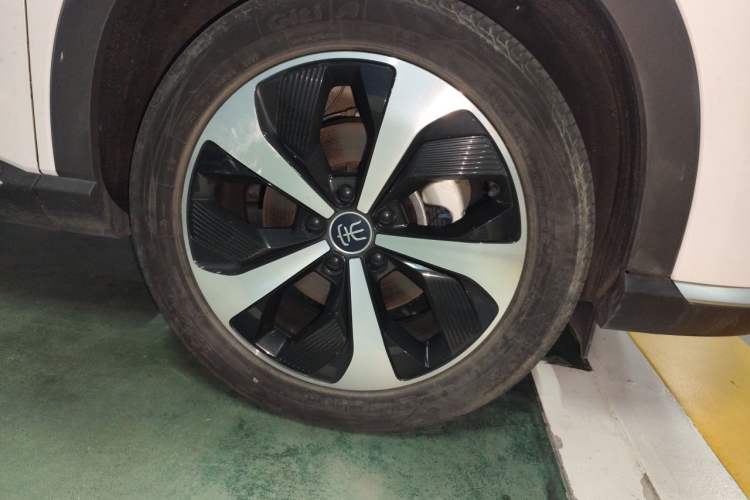 Used BYD Song PLUS New Energy 2021 DM-i 110KM Flagship PLUS Right Front Wheel Hub