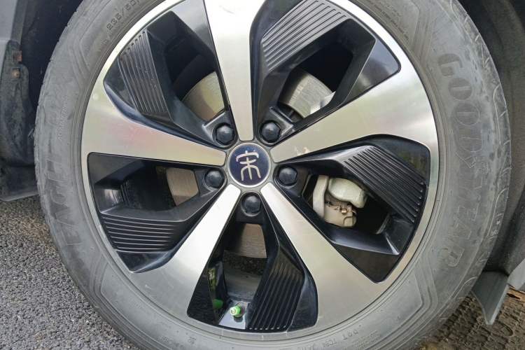 Used BYD Song PLUS New Energy 2021 DM-i 110KM Flagship Model Right Front Wheel Hub