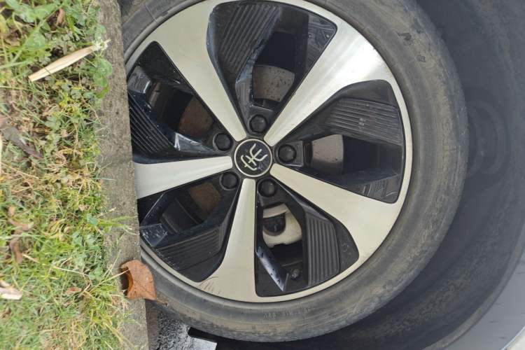 Used BYD Song PLUS New Energy 2021 DM-i 100KM Four-Wheel Drive Flagship PLUS Right Front Wheel Hub