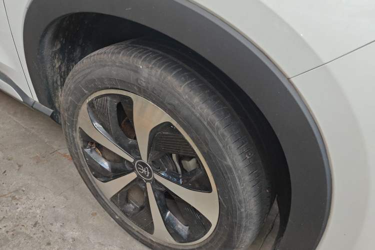 Used BYD Song PLUS New Energy 2021 DM-i 110KM Flagship PLUS Right Front Wheel Hub