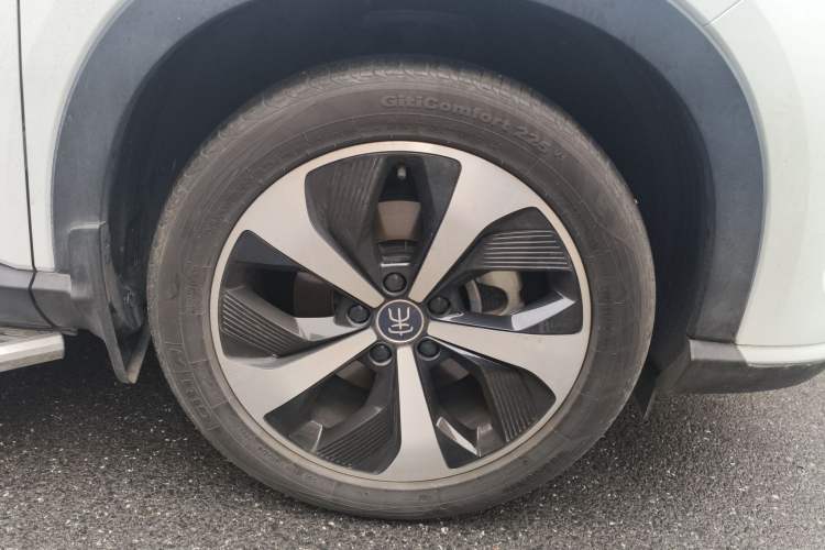 Used BYD Song PLUS New Energy 2021 DM-i 110KM Flagship Model Right Front Wheel Hub