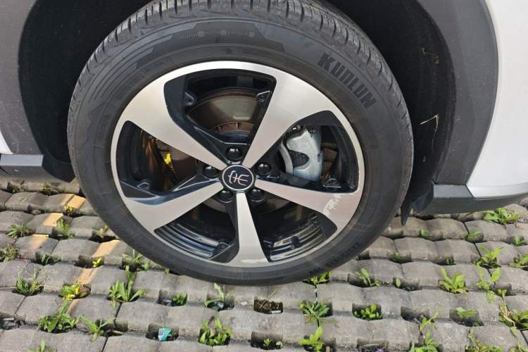 Used BYD Song PLUS New Energy 2021 DM-i 51KM Prestige Model Right Front Wheel Hub